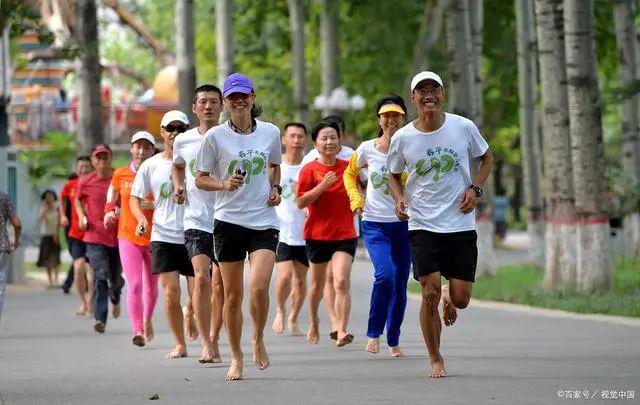 谁说跑步只要一双鞋和一条路？这4件基础装备跑步一定要有！！！(图4)