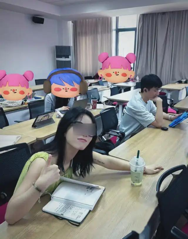 36岁林更新跑步被偶遇本人暴瘦撑不起裤子读博被女同学包围！(图10)