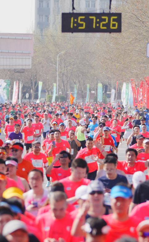 为何半程马拉松越来越受追捧？你报名了吗？(图1)