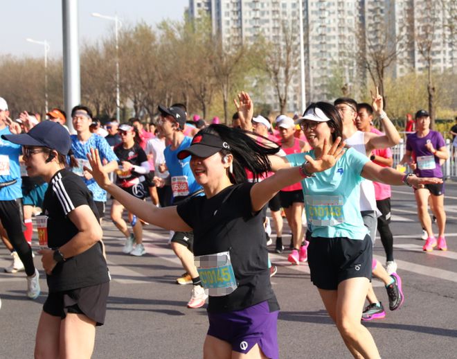 为何半程马拉松越来越受追捧？你报名了吗？(图3)