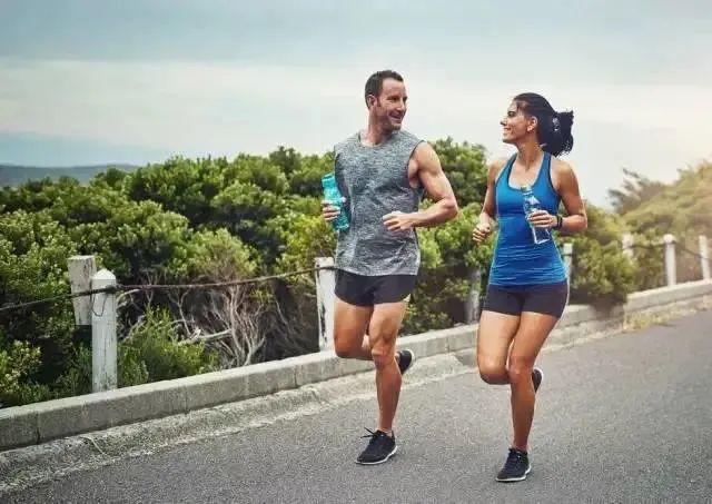 50岁跑步太晚了？在跑步圈里年龄真的不算事……(图4)