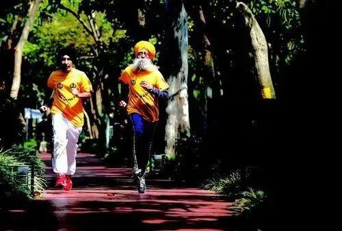 50岁跑步太晚了？在跑步圈里年龄真的不算事……(图10)