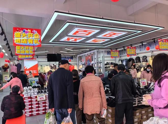 曾红极一时的5个国产运动品牌如今却跌落神坛看谁还在乱跟风(图2)
