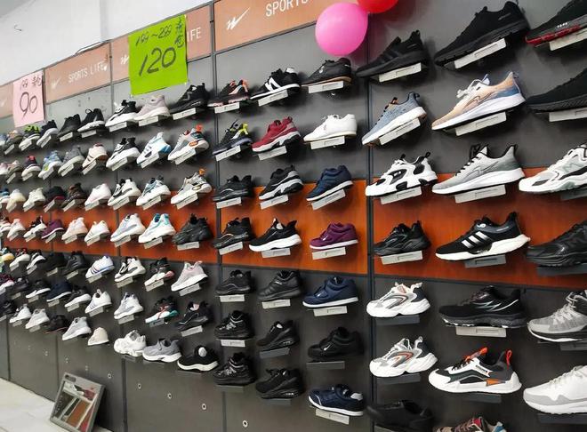 曾红极一时的5个国产运动品牌如今却跌落神坛看谁还在乱跟风(图4)