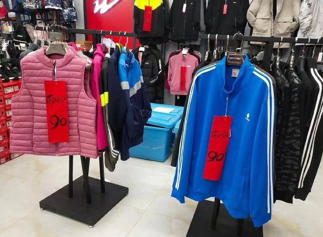曾红极一时的5个国产运动品牌如今却跌落神坛看谁还在乱跟风(图5)