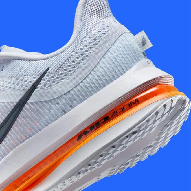 配置诱人！这双Nike跑鞋把能给的都给足了(图1)