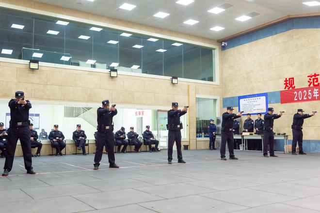 贯彻新条令淬火练精兵！枣庄公安举行2025年全警实战练兵启动仪式暨市局机关第一期实战训练班(图3)