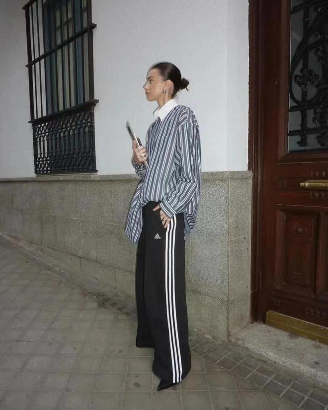 别再小看运动单品了！用它们和基础单品搭配美得精神又利索(图6)