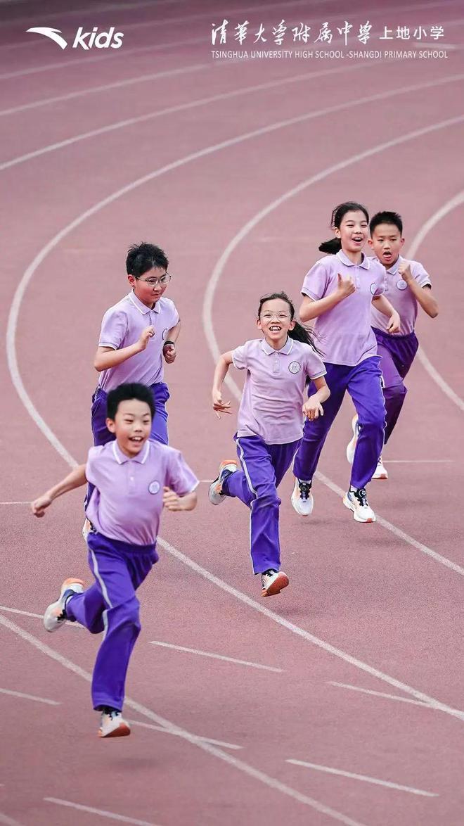 2025国产运动品牌在儿童鞋服市场杀疯了(图3)