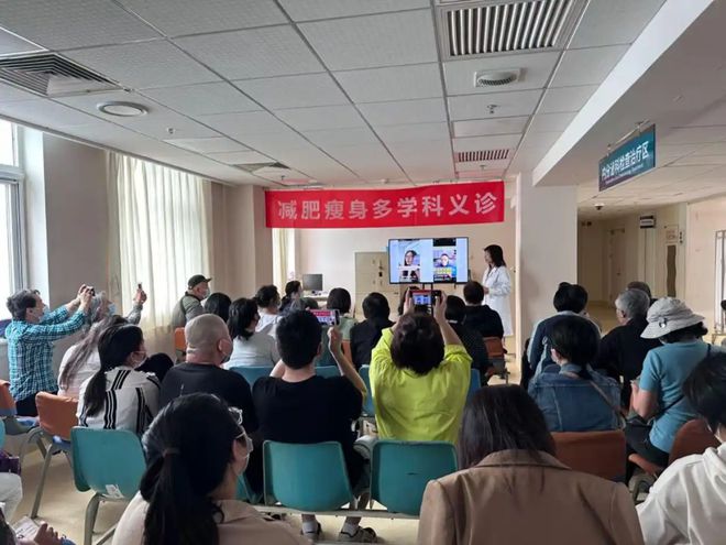 中老年健身被低估：超6成老人找不到专业场地“体重管理年”的银发大健康机遇(图1)