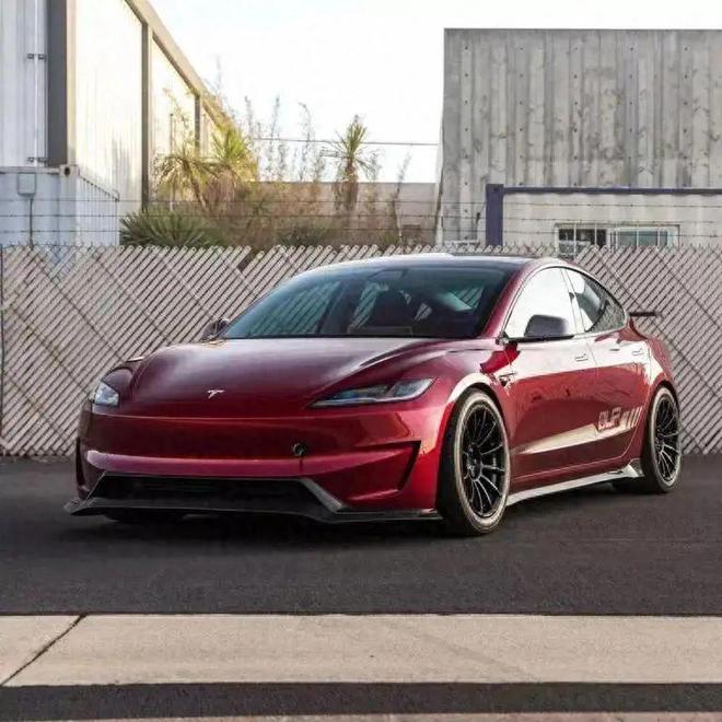 赛道利器全面进化！特斯拉Model3P改装外观套件(图1)