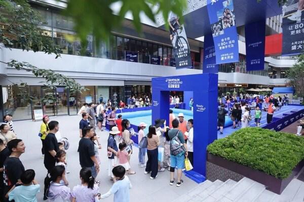 经济观察报：消费分层时代迪卡侬如何用入门+专业打造一站式差异化优势？(图2)