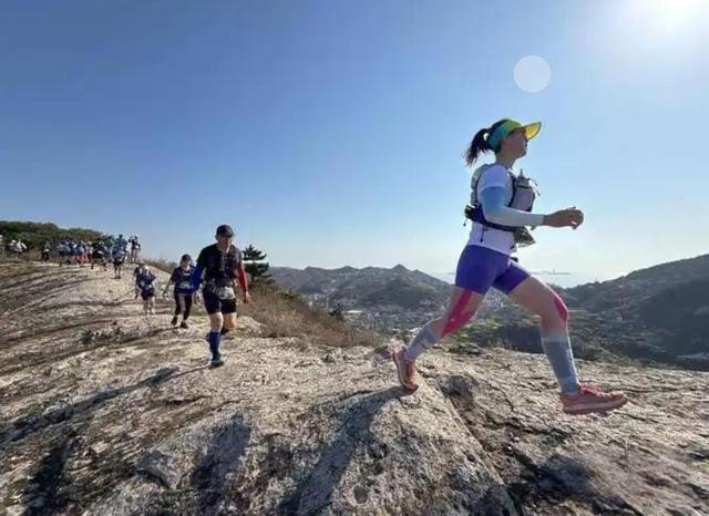 越野跑VS路跑：探索适合自己的奔跑之路(图2)