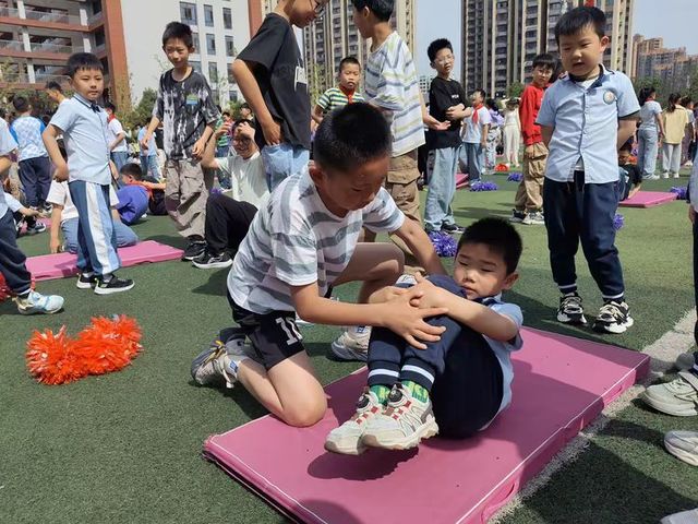 合肥市少儿艺术学校站塘校区：小手拉小手快乐出发啦(图3)