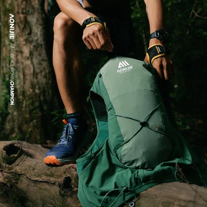 【UTMB联名款】越野跑神器奥尼捷12L轻量化背包！马拉松骑行必备挑战极限装备先行！(图6)