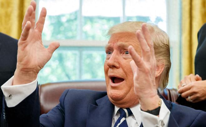 万吨巨舰起火！特朗普1天收到两个坏消息美军暴露出一个大问题(图1)