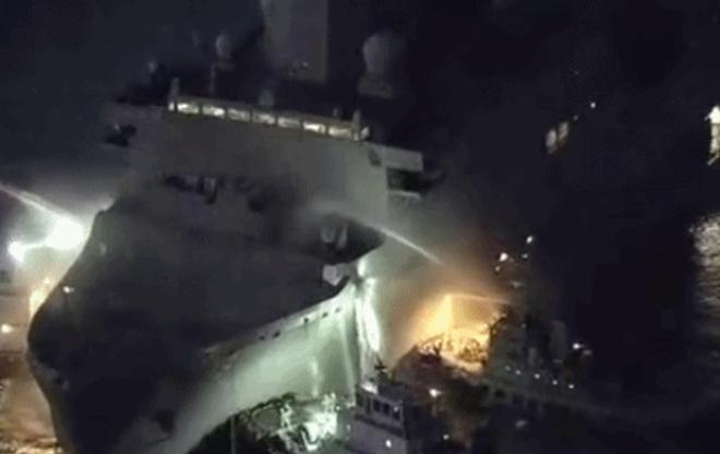 万吨巨舰起火！特朗普1天收到两个坏消息美军暴露出一个大问题(图2)