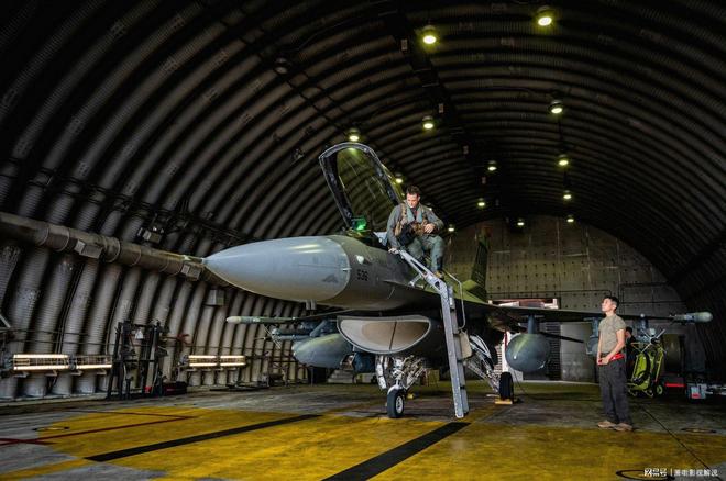中国军事力量展示美国政客担忧美军90%战机可能被摧毁(图14)