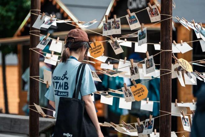 鞋底的每一处痕迹都是跑者不凡的记忆｜内有福利(图3)