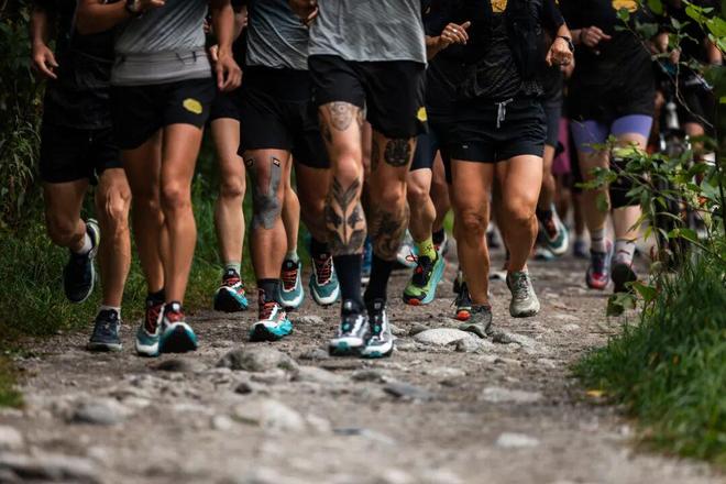 鞋底的每一处痕迹都是跑者不凡的记忆｜内有福利(图17)