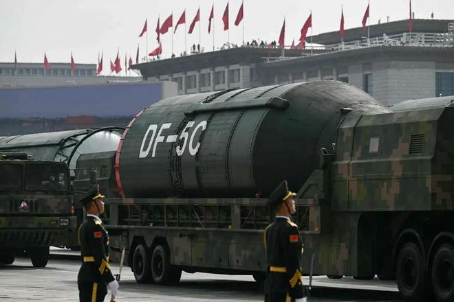 印巴战场虐阵风九三阅兵拉彩烟歼10战机又伤了印度一次(图4)