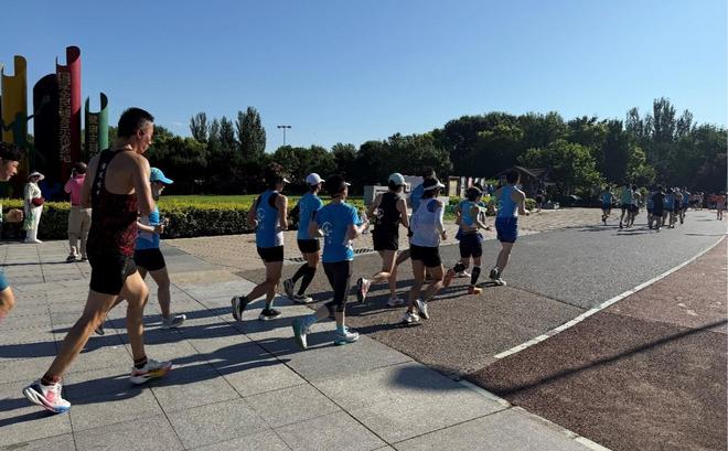 跑步市场细分升级滔搏布局“押宝”多品店(图2)