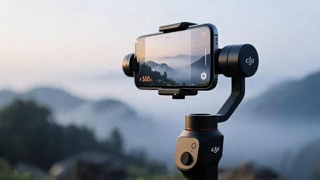 大疆用户刚花3519元买套装第二天直降700元线下店拒补偿(图4)