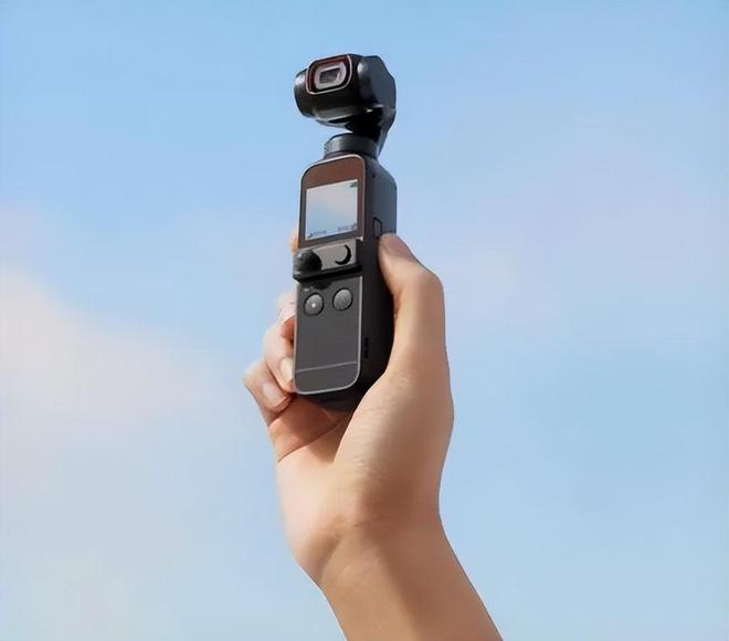 大疆用户刚花3519元买套装第二天直降700元线下店拒补偿(图6)