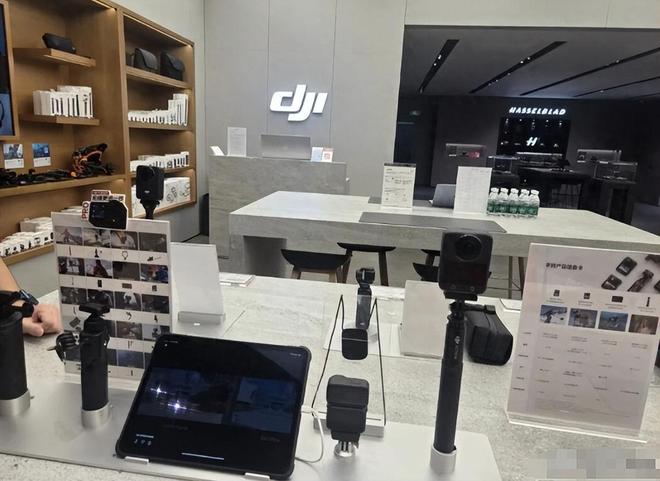 大疆用户刚花3519元买套装第二天直降700元线下店拒补偿(图10)