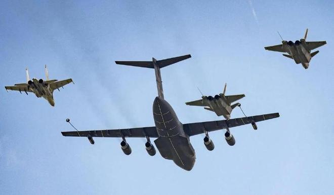 中国太聪明了：趁着俄罗斯武器滞销打算一口气订购20架大飞机？(图1)