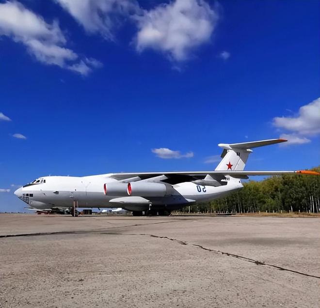 中国太聪明了：趁着俄罗斯武器滞销打算一口气订购20架大飞机？(图4)