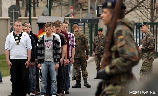 明白人！乌军士兵倒戈投俄后公开宣布泽连斯基才是乌克兰的敌人(图3)