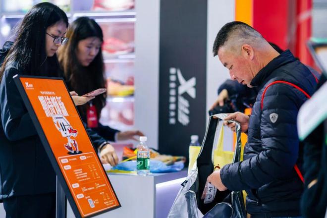 如何承接跑者真实需求?特步的答案藏在跑过的旧鞋里大公司(图5)