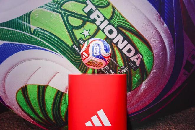 世界杯球衣中国首秀！(图3)