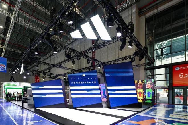 世界杯球衣中国首秀！(图1)