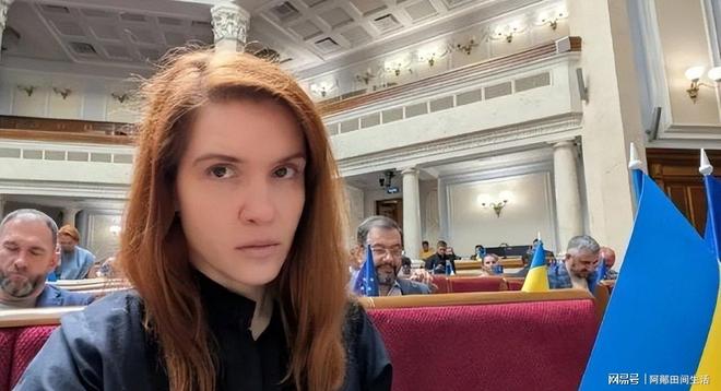 乌军溃败内讧升级！乌军精锐投降泽连斯基与总司令公开翻脸？(图1)