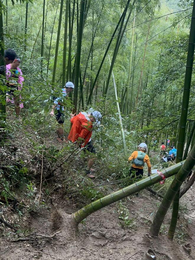 今年最野的运动火了北上广打工人扎堆被虐(图1)