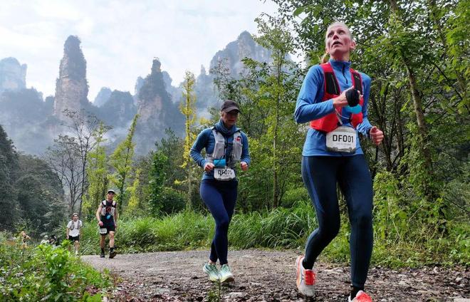 今年最野的运动火了北上广打工人扎堆被虐(图9)