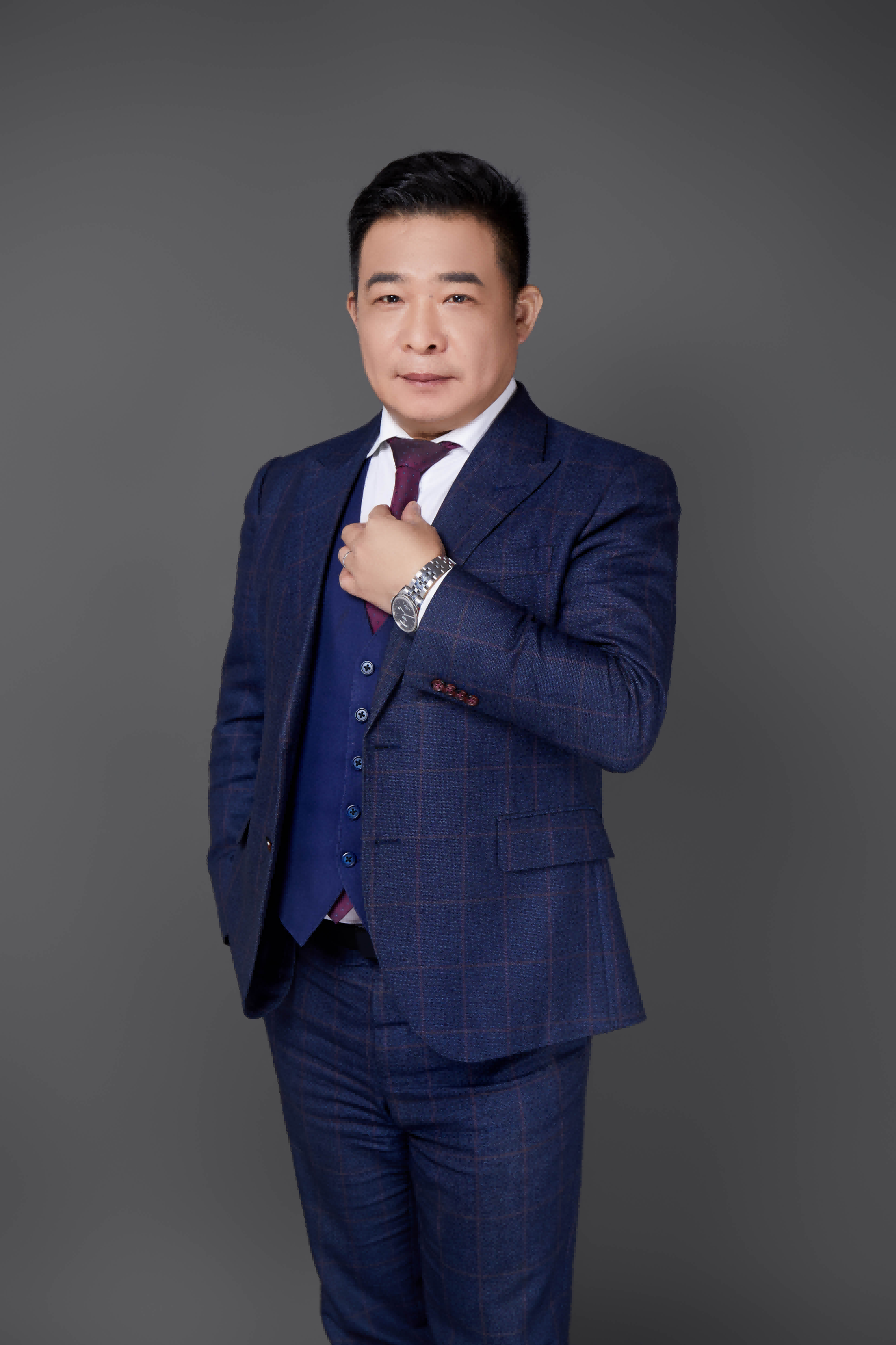 飞瓴光电童维军：量产国内最大尺寸特纤预制棒!打破国外技术垄断达成首台套特种光纤重大装备转产(图1)