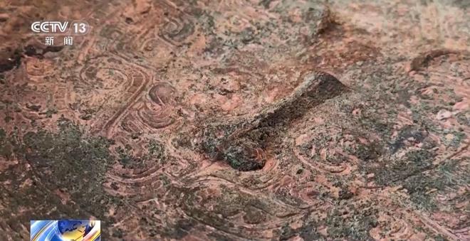 看小说学盗墓挖走20余件国宝特大盗墓案细节曝光(图1)