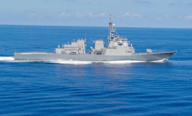 日本“鸟海”号驱逐舰抵达美国将配备新型“战斧”巡航导弹(图1)