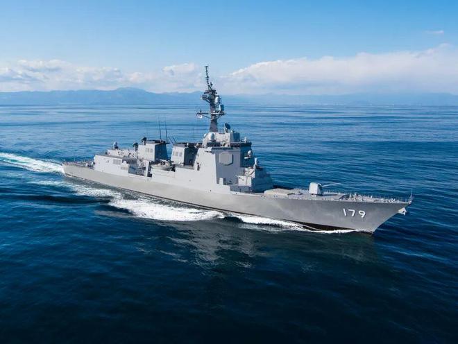 日本“鸟海”号驱逐舰抵达美国将配备新型“战斧”巡航导弹(图5)