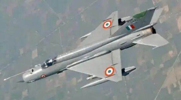 迪拜航展“光辉”表演中坠毁为何印度空军总是事故频发？(图3)