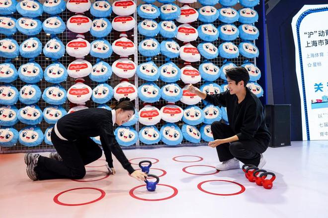 能逛能玩能赛！上海五万平方体育盛宴开展(图1)