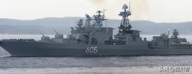 黑海开战！俄舰不敢出港乌无人机炸3艘俄油轮普京狠话成笑话(图17)