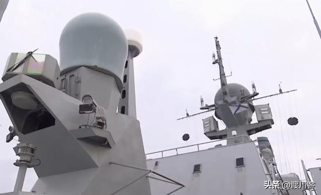 黑海开战！俄舰不敢出港乌无人机炸3艘俄油轮普京狠话成笑话(图13)