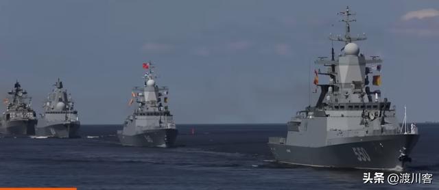 黑海开战！俄舰不敢出港乌无人机炸3艘俄油轮普京狠话成笑话(图11)