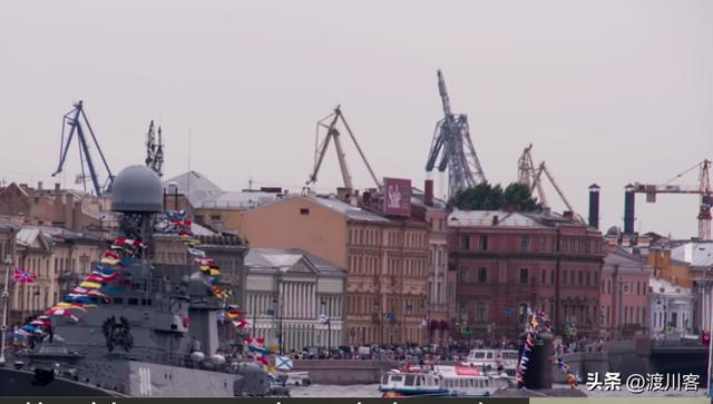 黑海开战！俄舰不敢出港乌无人机炸3艘俄油轮普京狠话成笑话(图10)