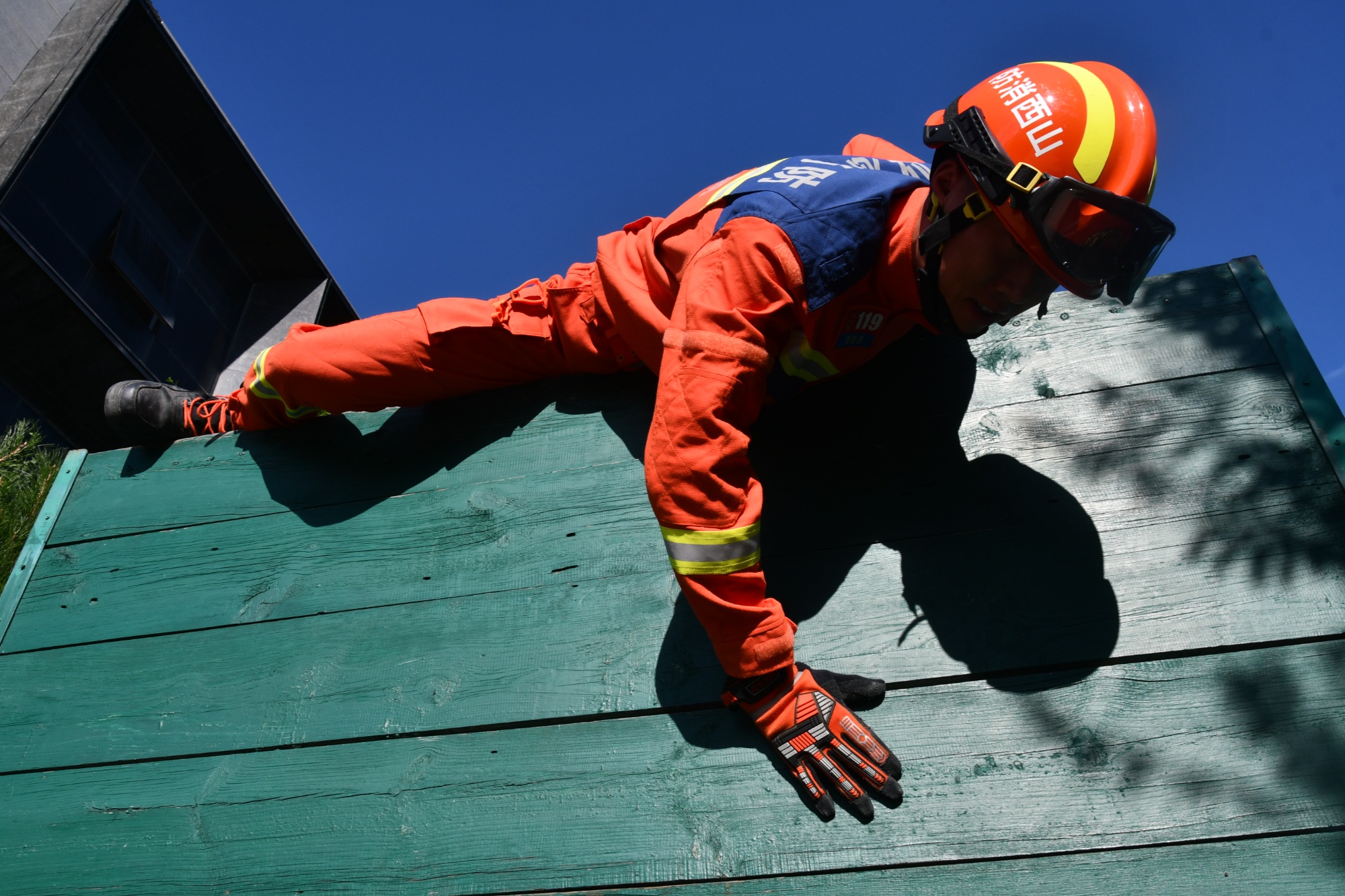 山西灵丘县消防救援大队用行动诠释新时代消防精神(图2)