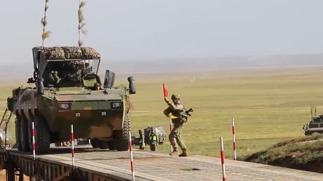 96式坦克也加装铁棚为何结构简单?我军反无人机藏着三重杀招!(图4)